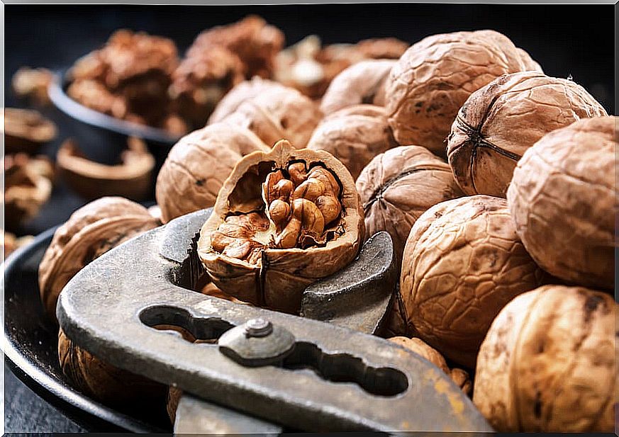 walnuts have anti-inflammatory properties