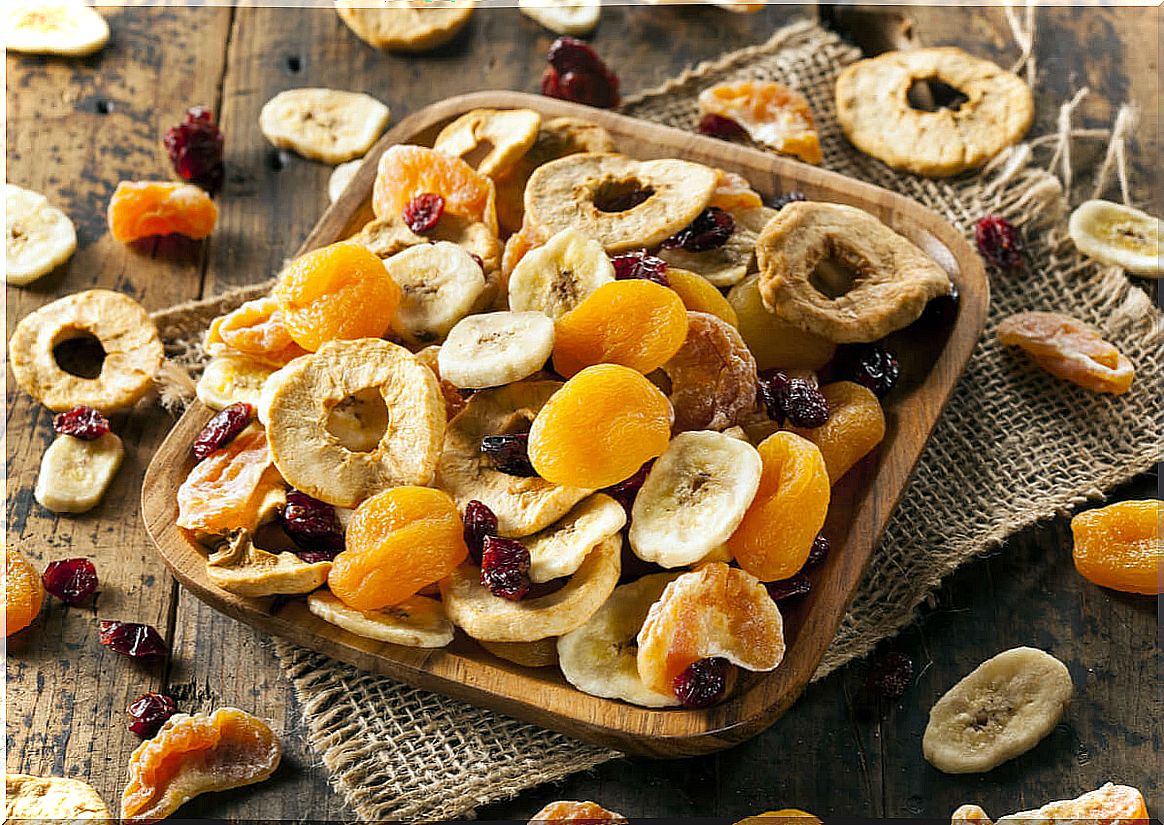 Various dehydrated fruits.