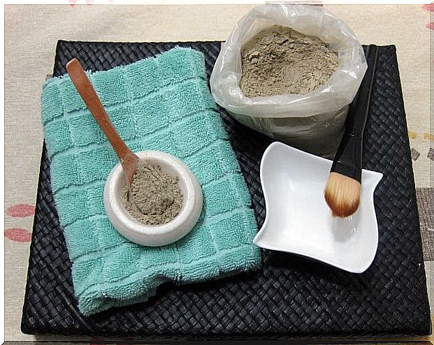 Green clay face mask 