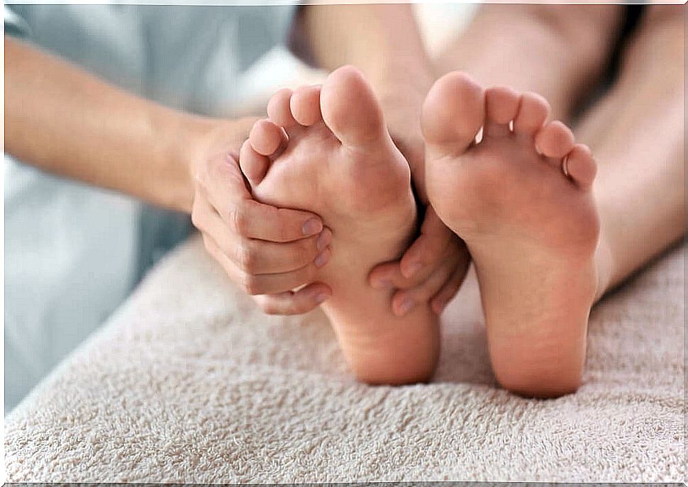 How to relieve heel pain with 6 natural remedies