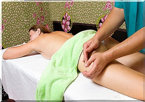 Massage to remove contractures, round and strengthen the buttocks