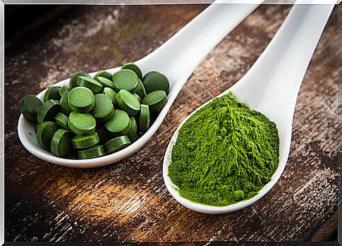 Spirulina-detoxifies-the-body-and-strengthens-the-immune-system.